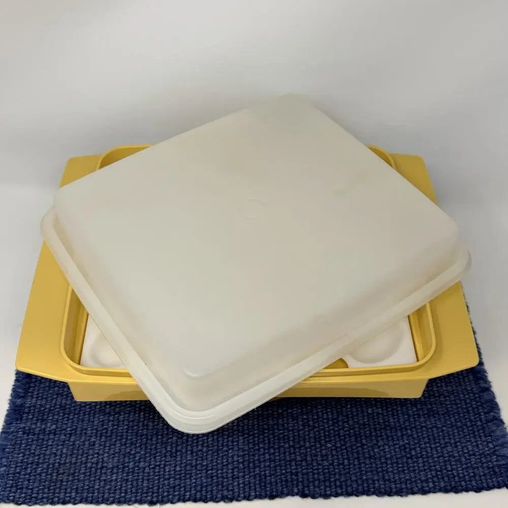 Tupperware 723 4 Harvest Gold Deviled Egg Container Tray Keeper w/Lid & Inserts